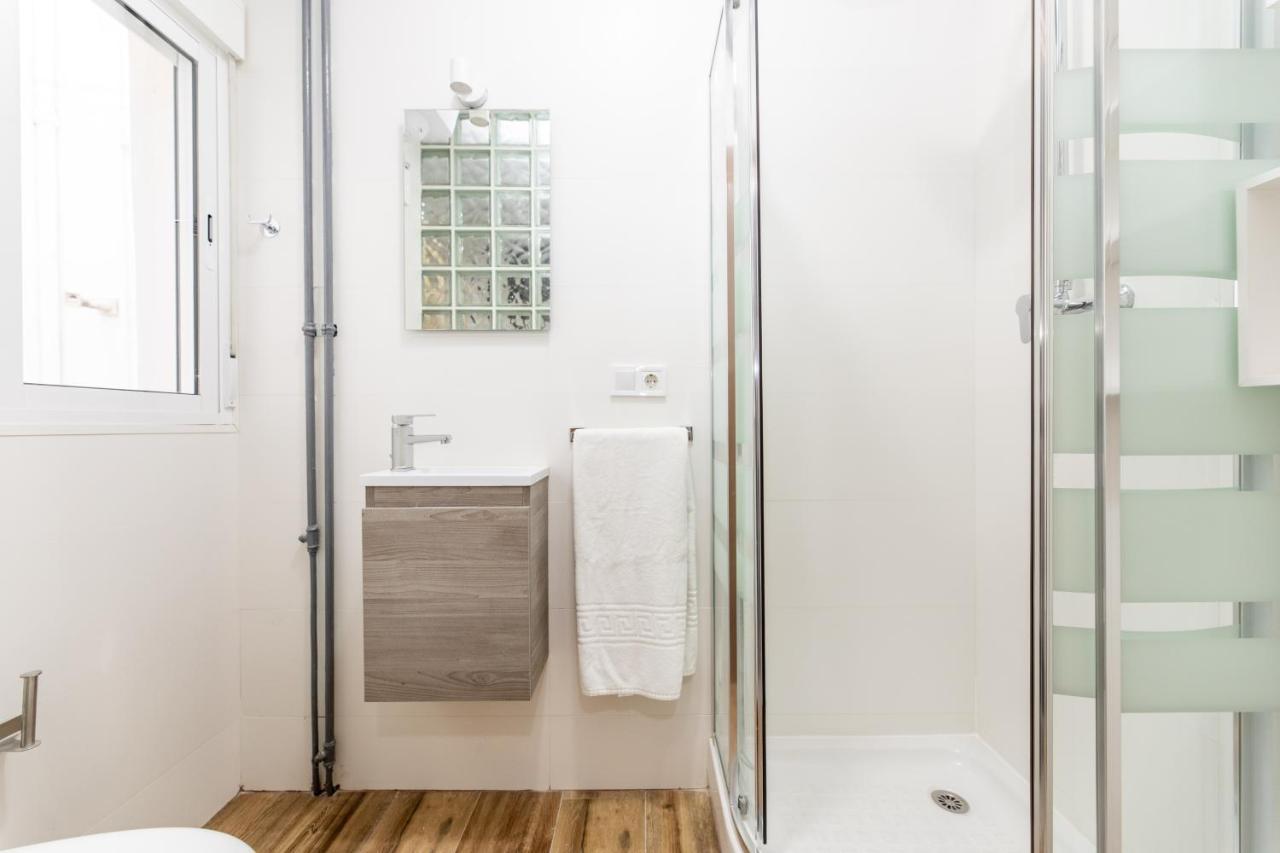Los Apartamentos Jacinto Benavente Centro Madrid Esterno foto