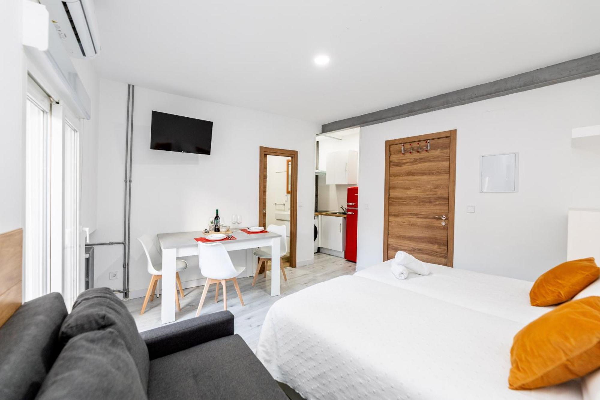 Los Apartamentos Jacinto Benavente Centro Madrid Esterno foto