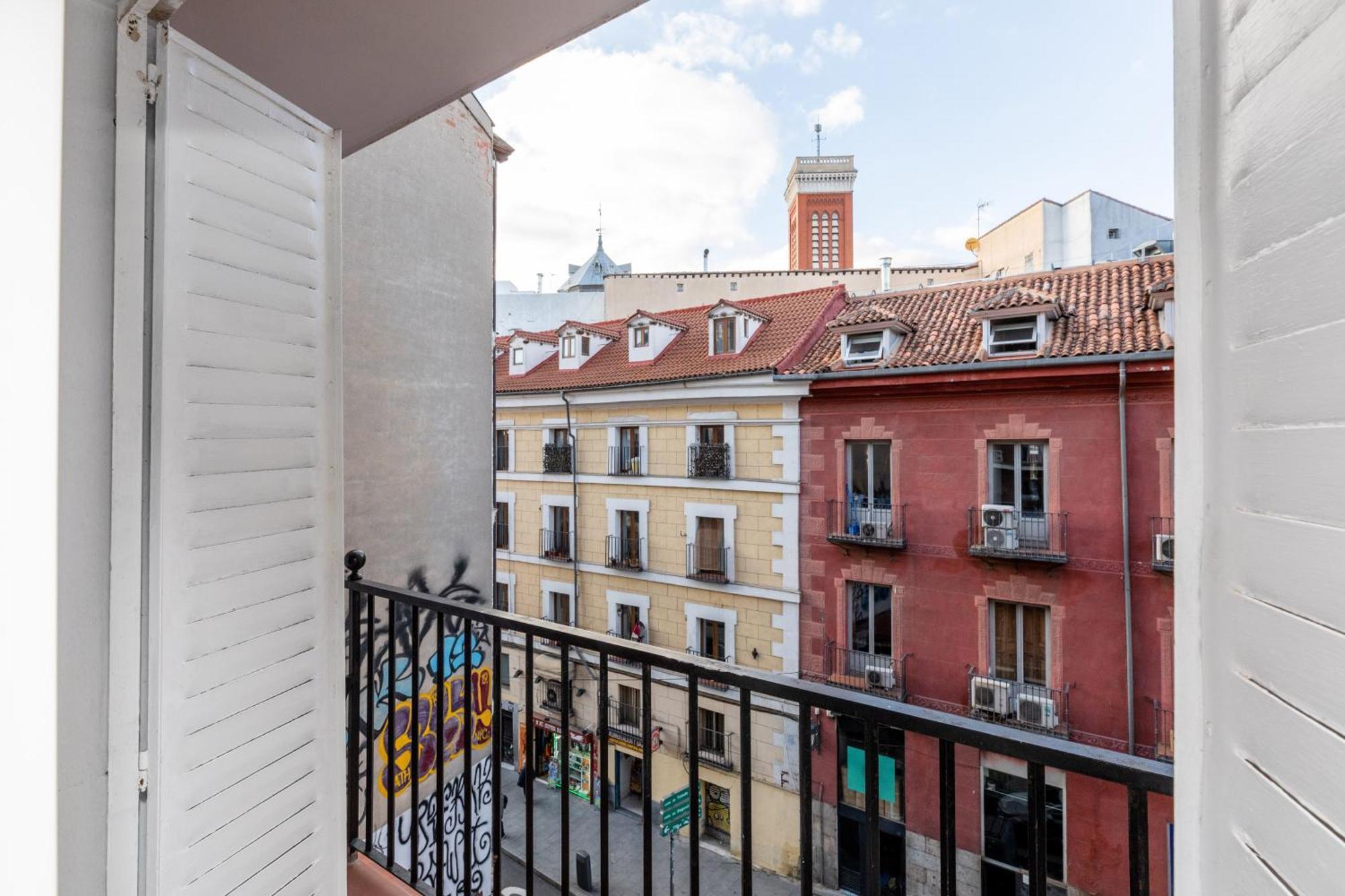 Los Apartamentos Jacinto Benavente Centro Madrid Esterno foto