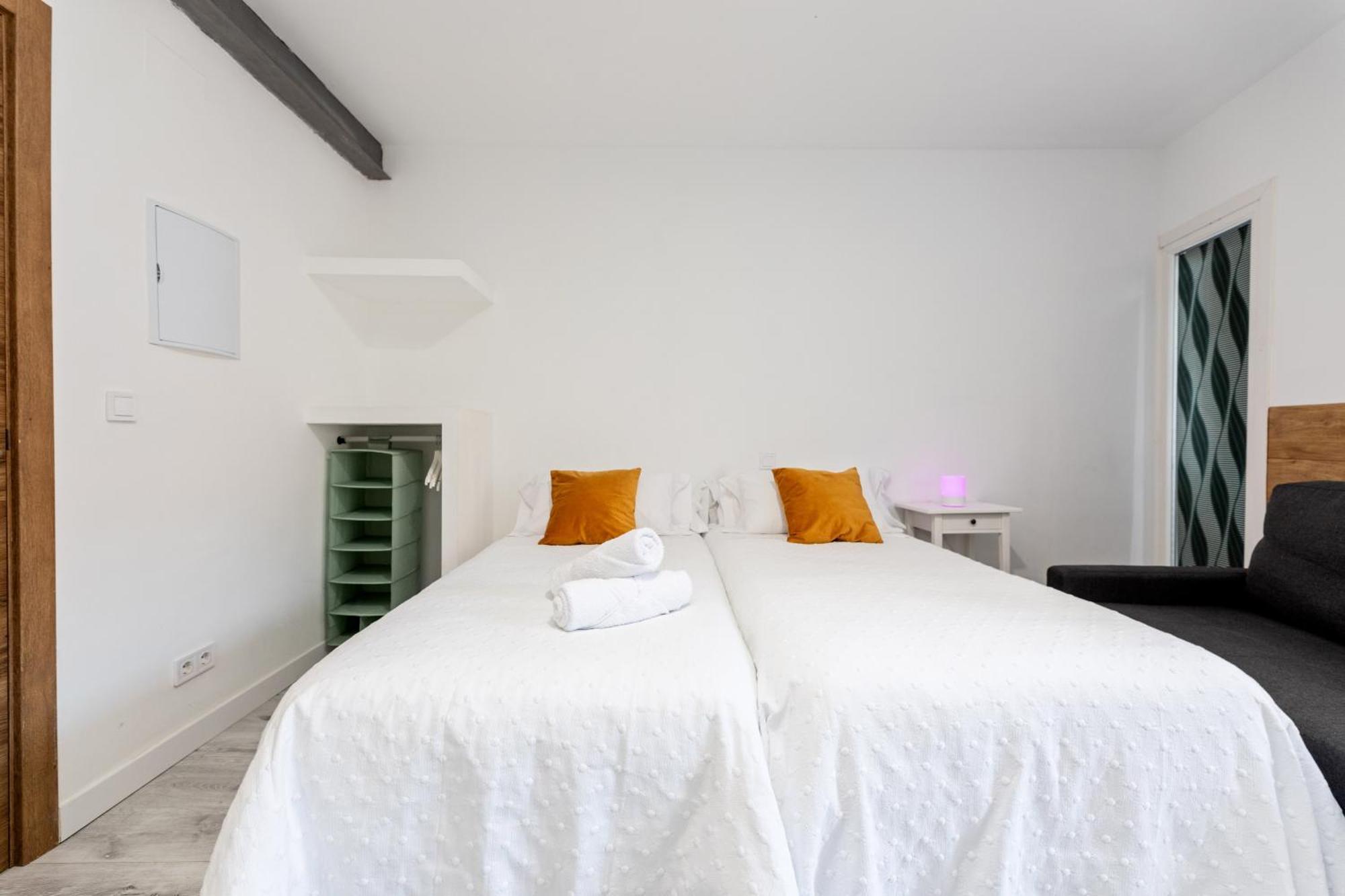 Los Apartamentos Jacinto Benavente Centro Madrid Esterno foto