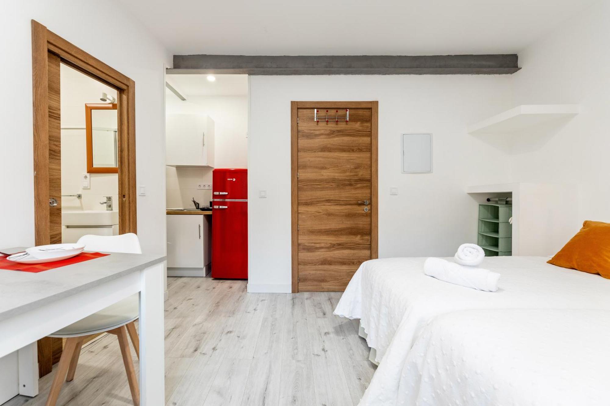 Los Apartamentos Jacinto Benavente Centro Madrid Esterno foto